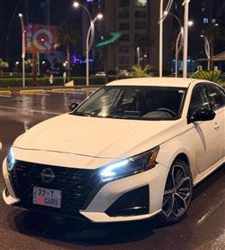 نيسان ألتيما